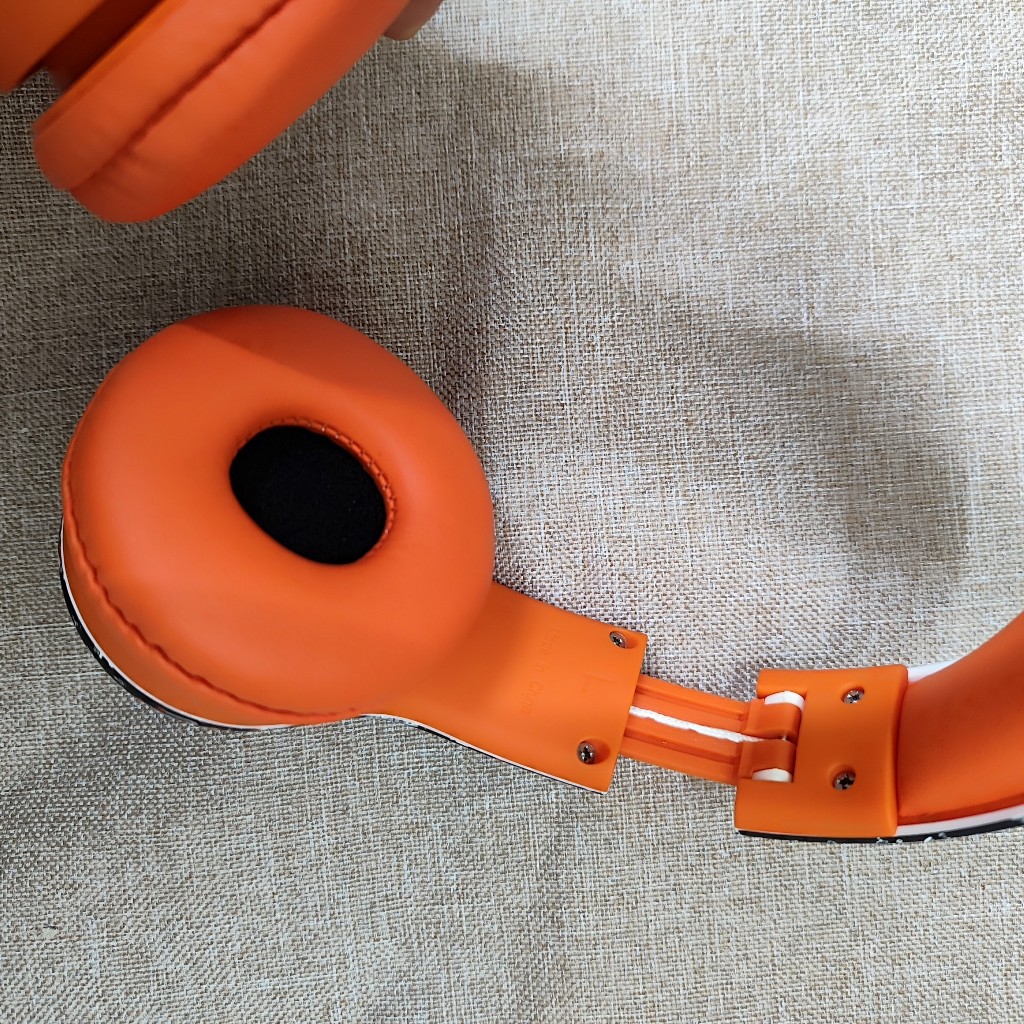 Tai nghe size nhỏ nhiều màu không rõ tình trạng