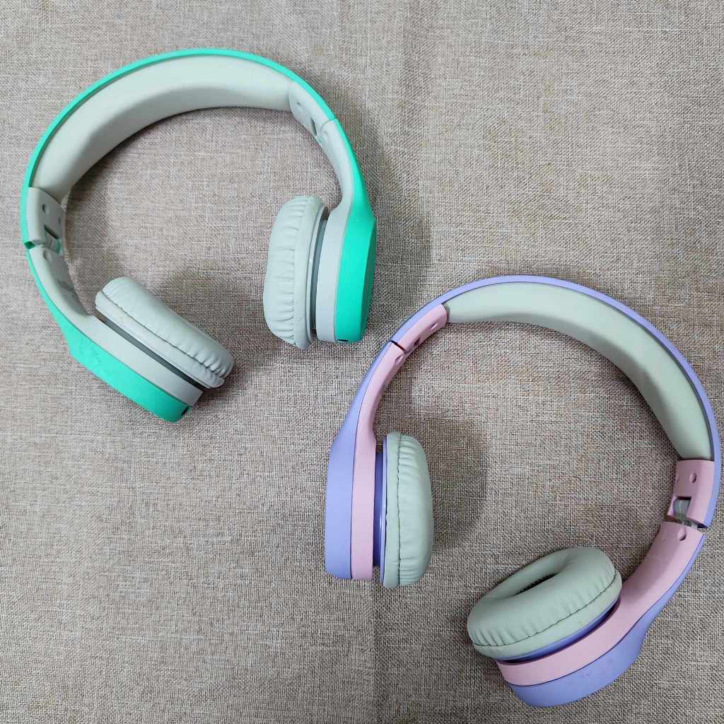 Tai nghe size nhỏ nhiều màu không rõ tình trạng