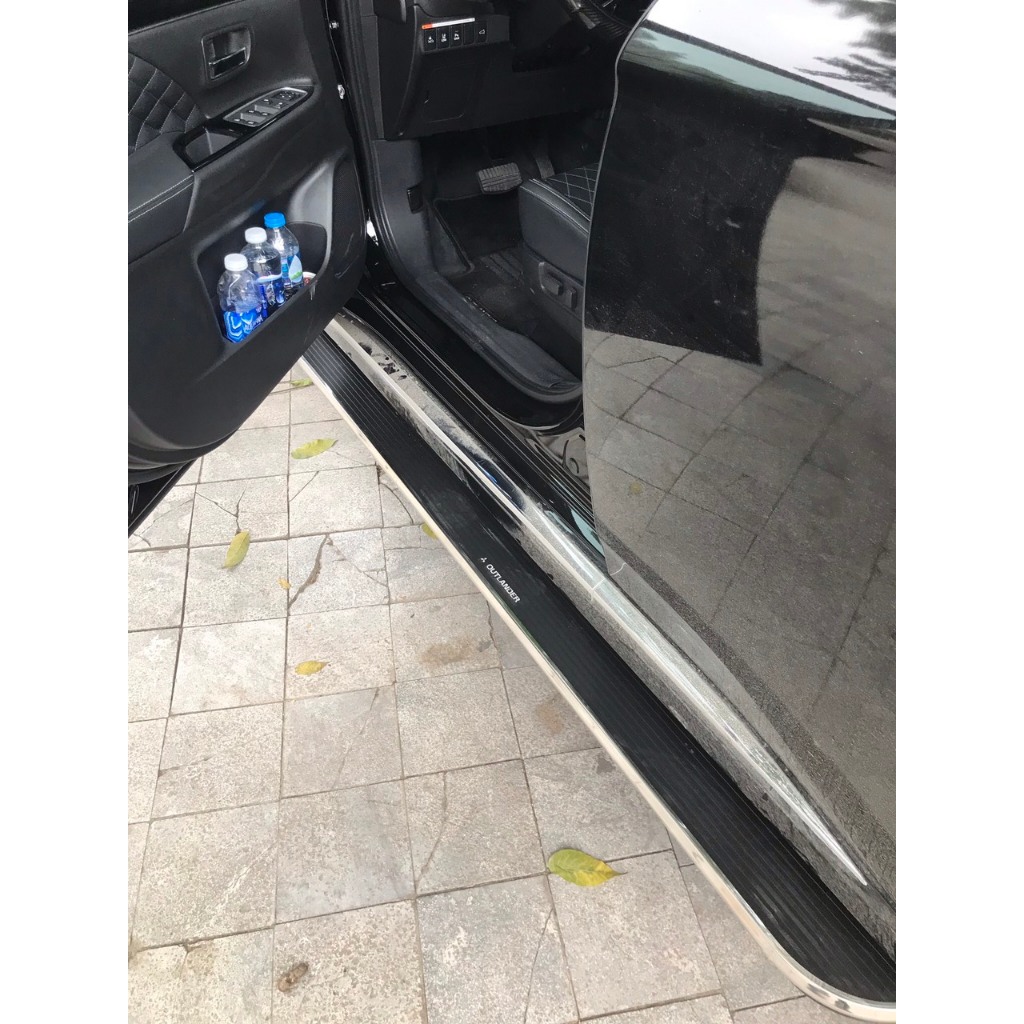 Bậc lên xuống, bệ bước chân xe Mitsubishi Outlander 2016 - 2022. Mẫu Nhôm đúc 100%, siêu KM