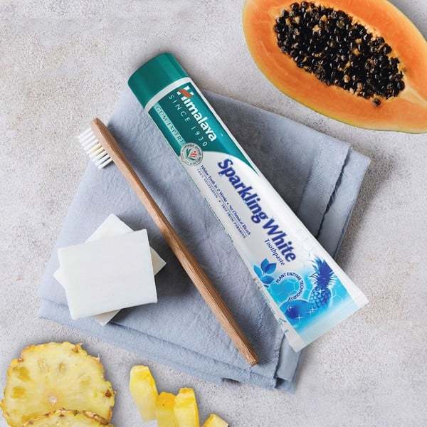 Set 2 kem đánh răng thảo dược giúp trắng răng thơm miệng sau 2 tuần Himalaya Sparkling White Toothpaste 100g/ cây