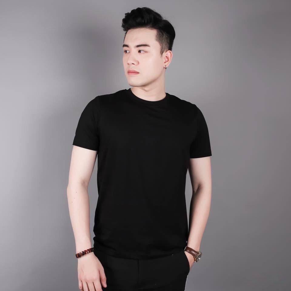 Áo phông nam đen trơn cổ tròn