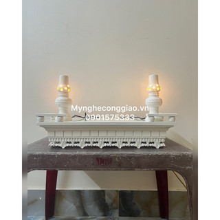 Combo bàn thờ chúa treo tường và đôi đèn gỗ sồi phun màu trắng kem | kệ gỗ treo tường