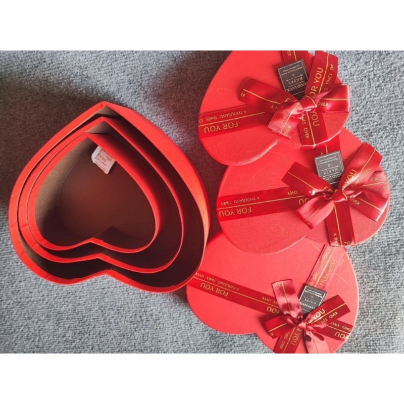 Set 3 hộp quà trái tim thắt nơ sẵn