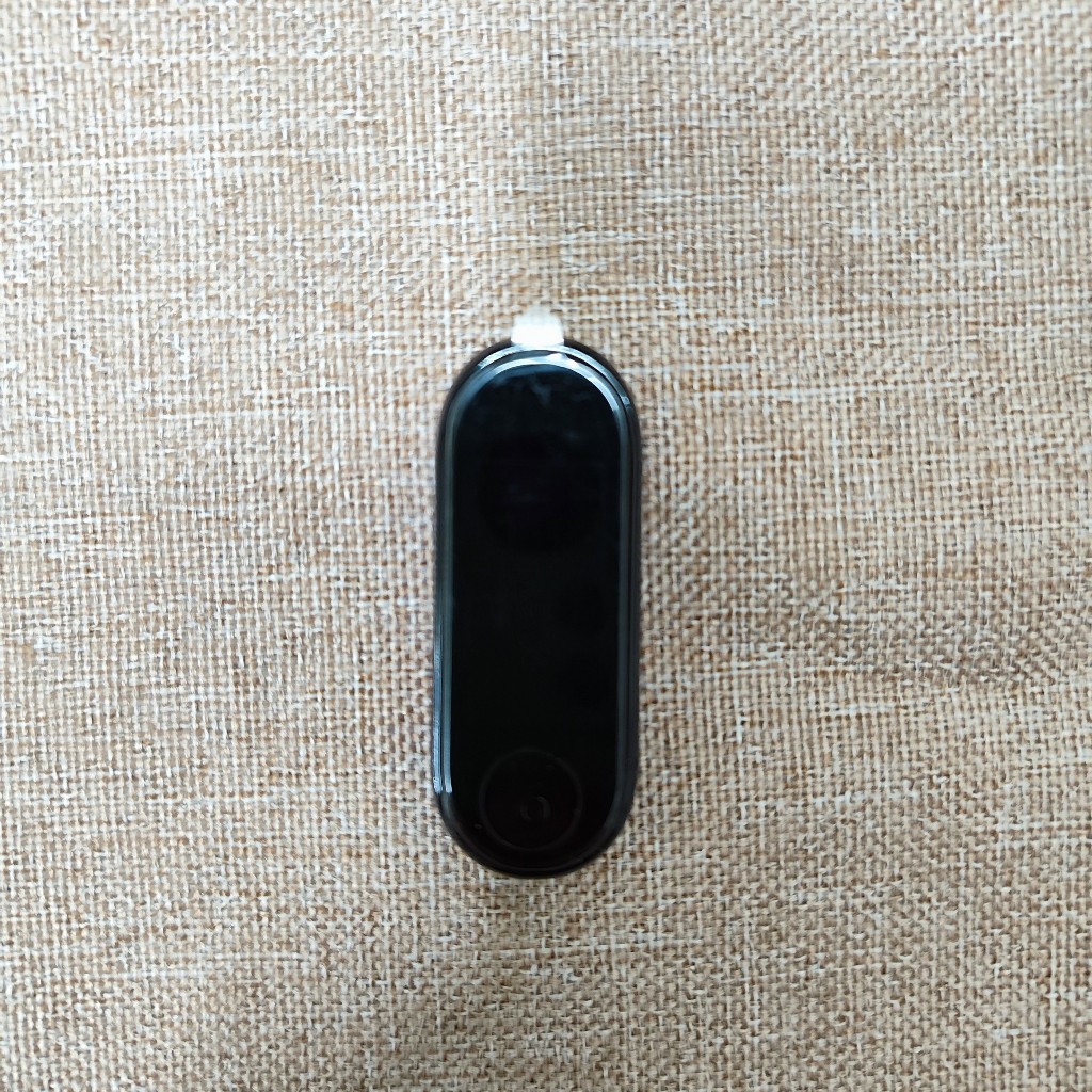 Đồng hồ thông minh full box, có app hàng bãi không rõ tình trạng