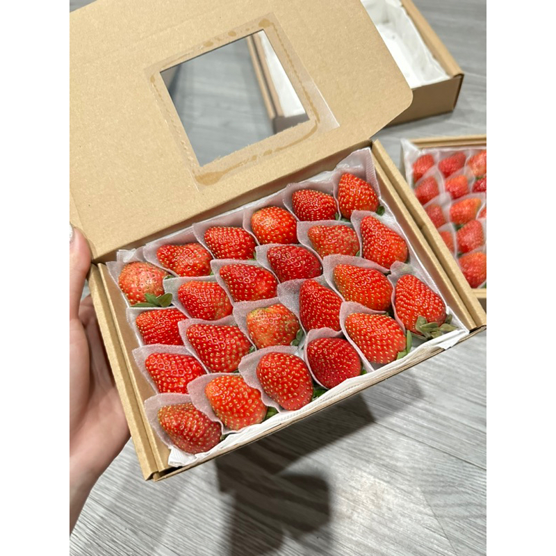 250gr Dâu Nhật Sky ngọt nhiều, chua ít