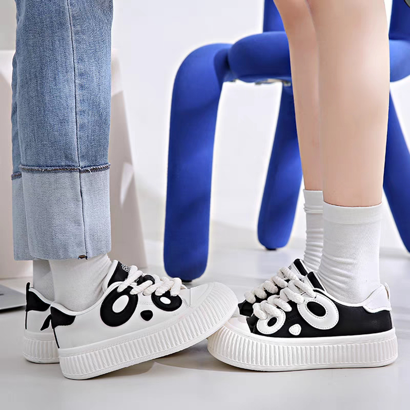 Giày thể thao nữ hình đôi mắt đế bằng 4 cm bánh mì đơn giản buộc dây màu đen trắng đẹp mới hot năng động