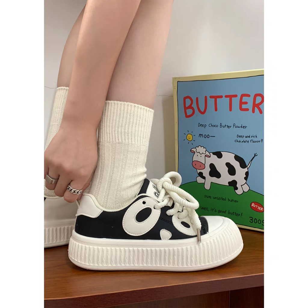 Giày thể thao nữ hình đôi mắt đế bằng 4 cm bánh mì đơn giản buộc dây màu đen trắng đẹp mới hot năng động