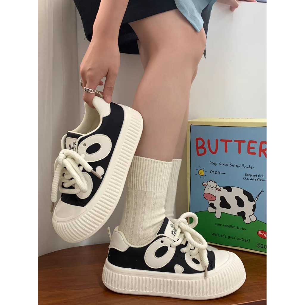 Giày thể thao nữ hình đôi mắt đế bằng 4 cm bánh mì đơn giản buộc dây màu đen trắng đẹp mới hot năng động