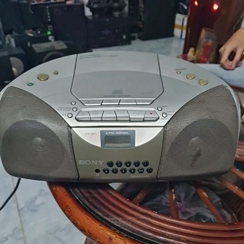 Cassette CD SONY Model CFD-S200L .
