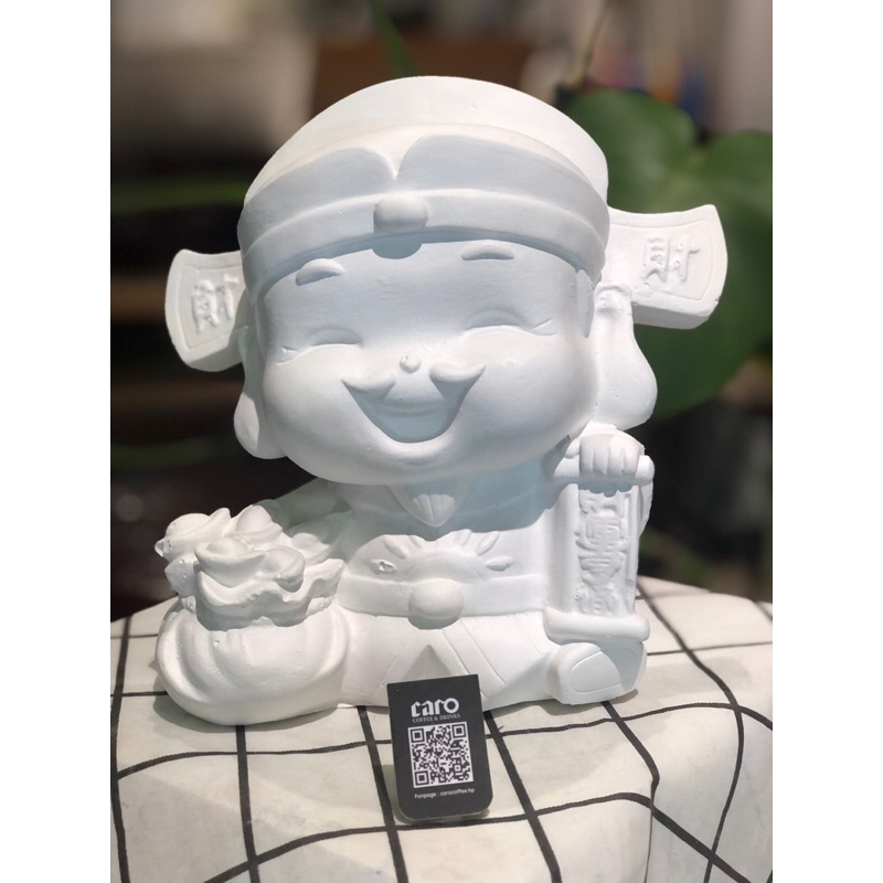 Tượng tô màu size ngoại cỡ