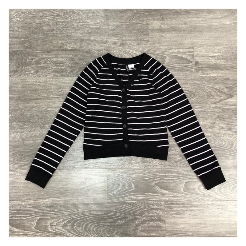 Áo khoác nhẹ H.m dư xịn