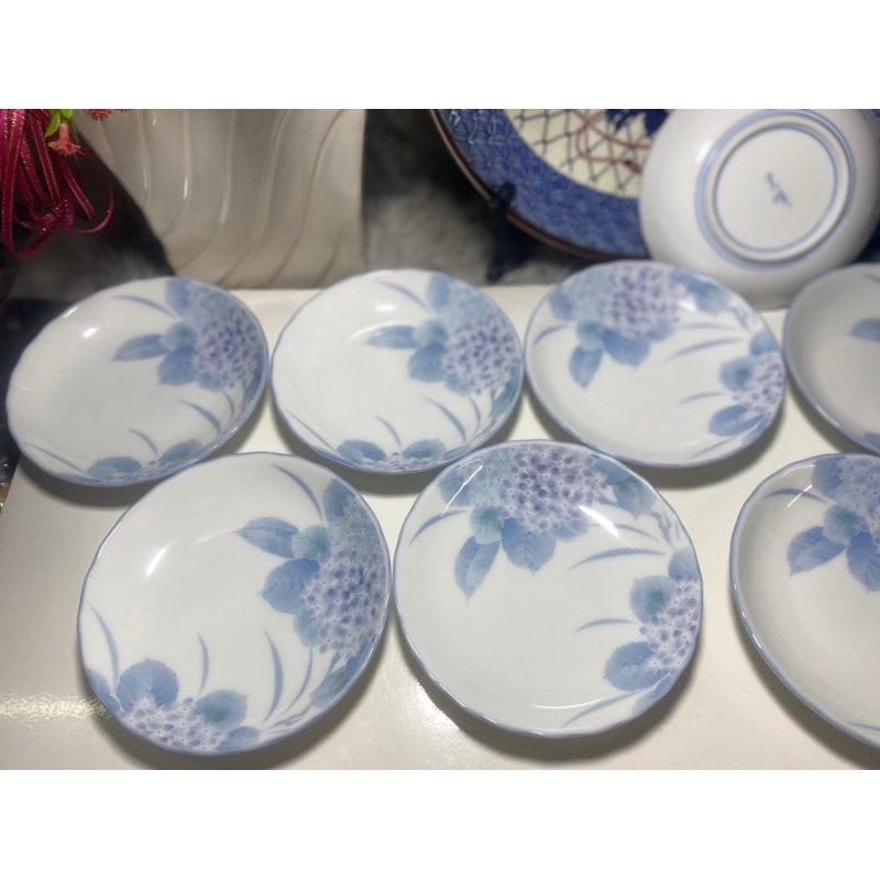 Dĩa hoa cẩm Tú cầu