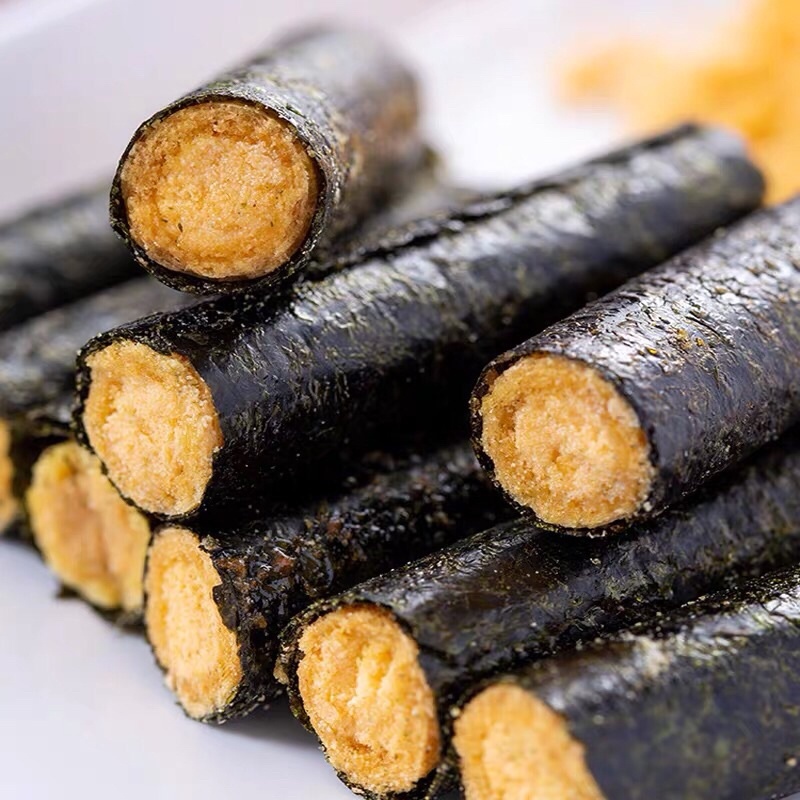 Bánh Snack Rong Biển Cuộn Trứng Muối/ Chà Bông Thịt Ruốc giòn ngon ăn cực nghiền gói 115g (12 chiếc)
