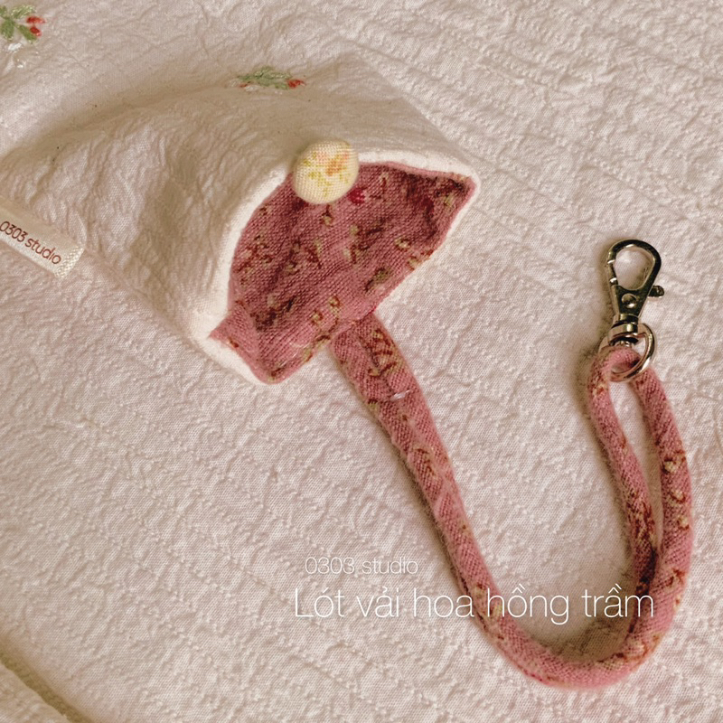 | 0303 studio | Túi đựng kính chần bông thêu hoa