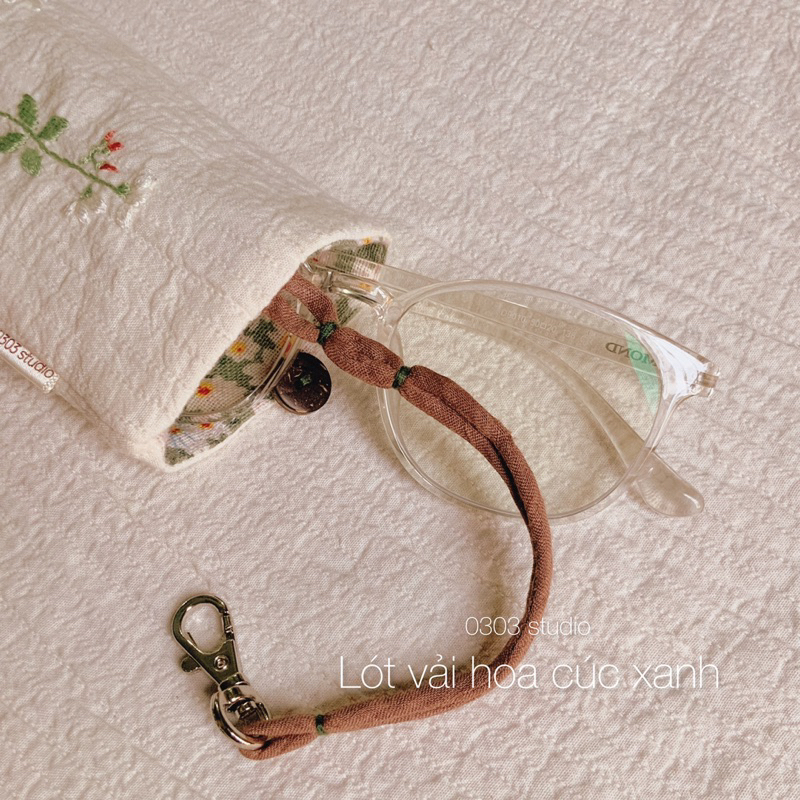 | 0303 studio | Túi đựng kính chần bông thêu hoa