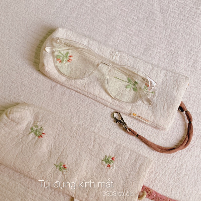 | 0303 studio | Túi đựng kính chần bông thêu hoa