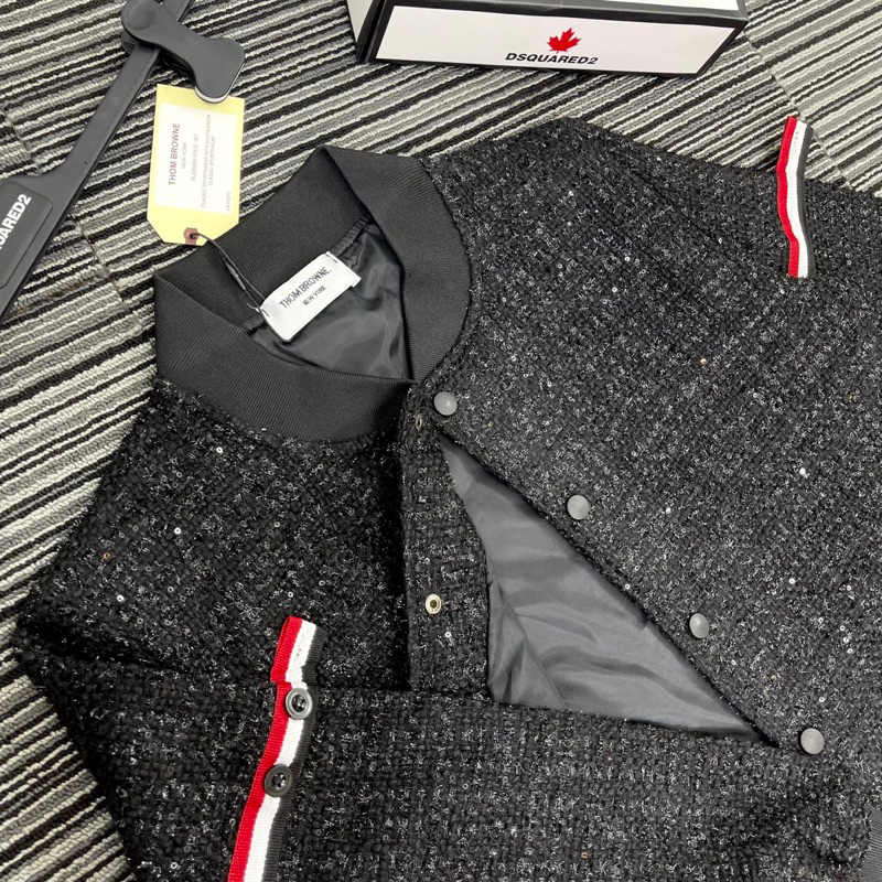 Áo khoác bomber kim tuyến Thome siêu đẹp vải dạ đan kim tuyến đen thêu sọc kẻ xanh trắng đỏ ống tay lót Siêu Hot 2023 ẹc