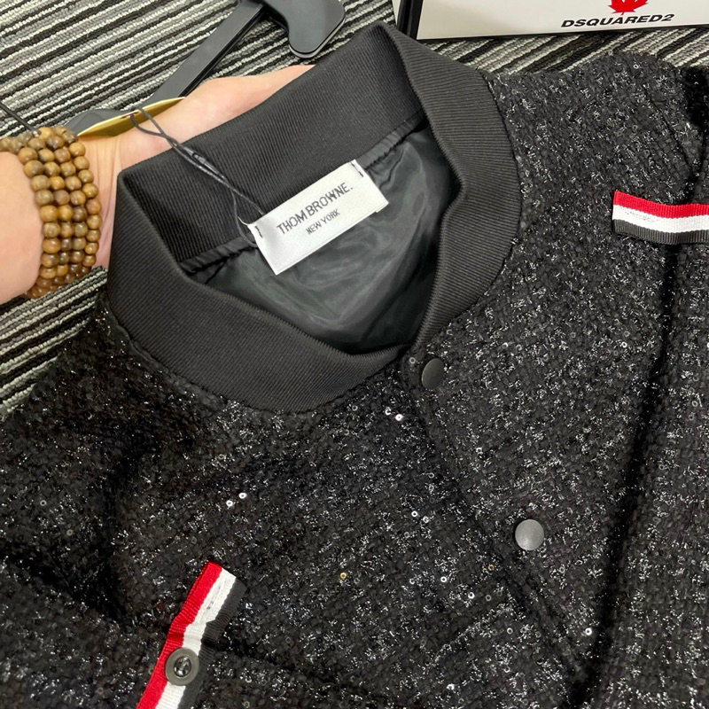 Áo khoác bomber kim tuyến Thome siêu đẹp vải dạ đan kim tuyến đen thêu sọc kẻ xanh trắng đỏ ống tay lót Siêu Hot 2023 ẹc