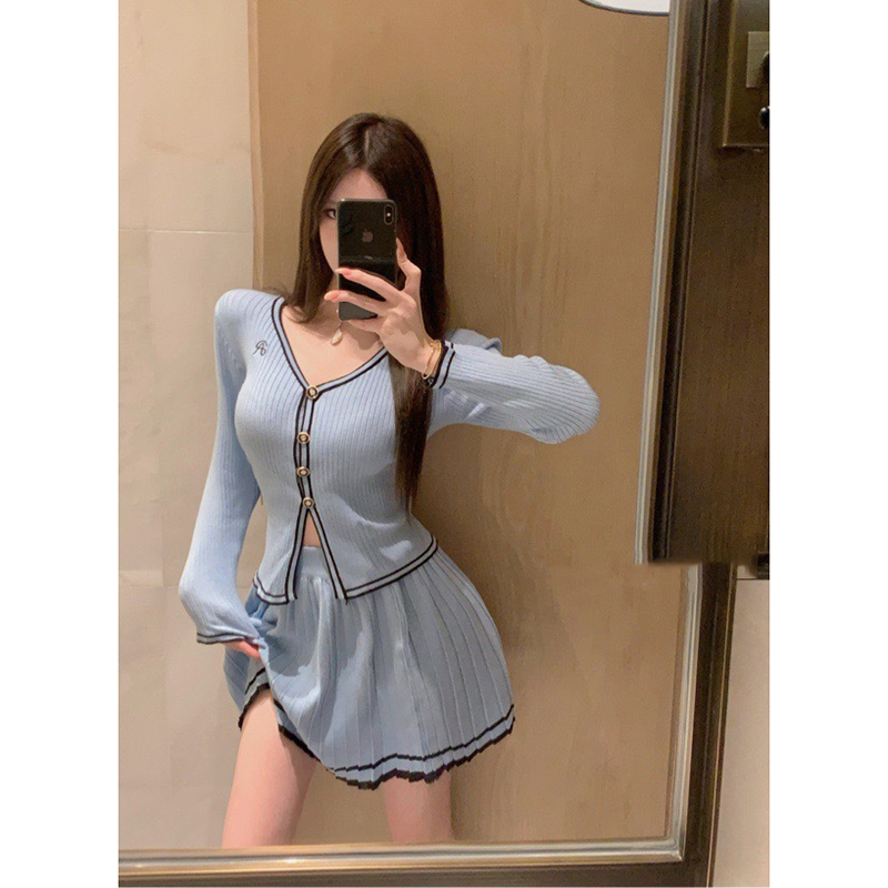 Set Len Cadigan Cổ V Mix Chân Váy Xòe Xếp Li Trẻ Trung Năng Động SB6057 - Lolla Fashion