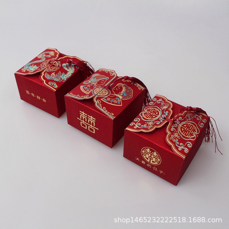 Set 10 / 30 Hộp Quà Cưới Vuông Đỏ Trung Hoa Kèm Dây Tua Rua