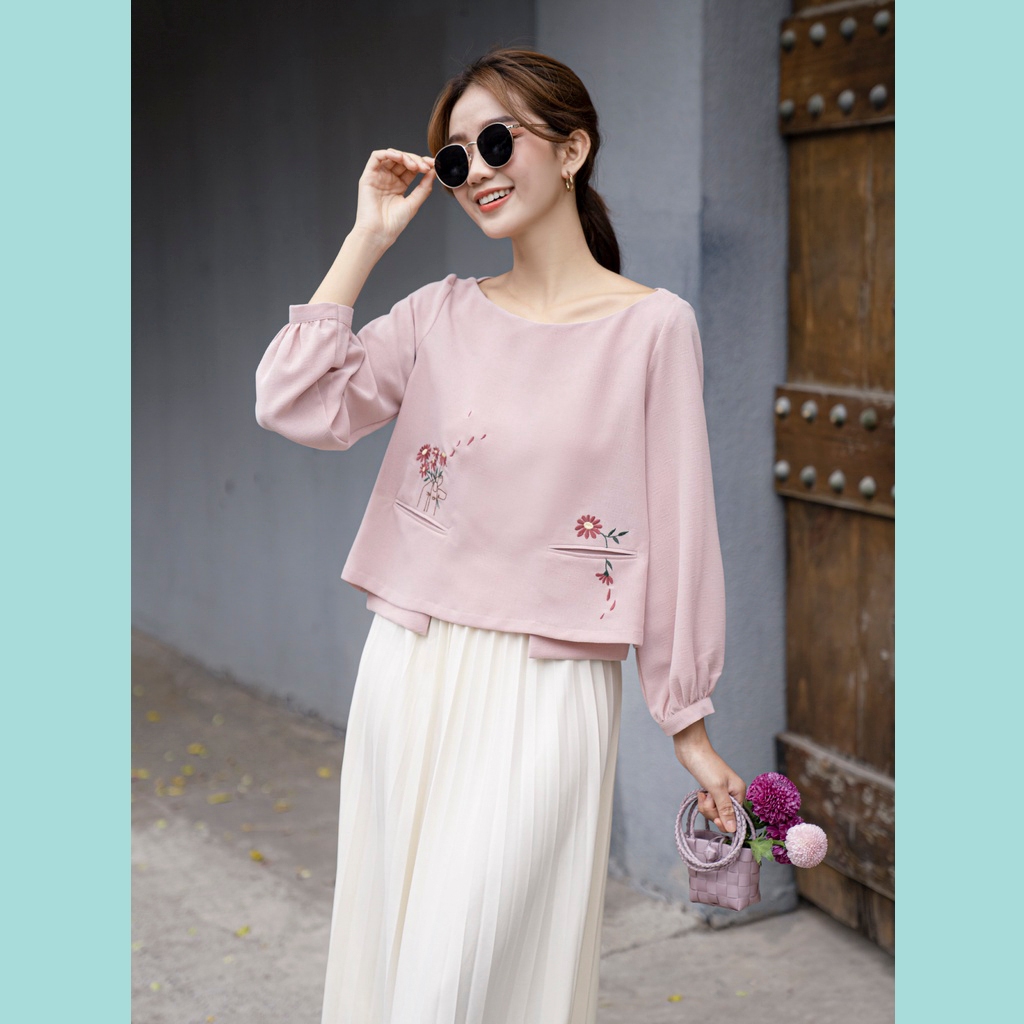 Áo cổ thuyền ODS thêu hoa, tay phồng dài xếp ly - BA7