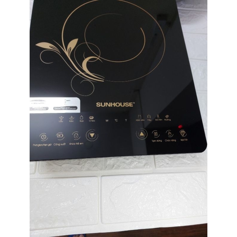 Bếp từ đơn Sunhouse shd8601- tặng nồi lẩu[ Hàng trưng bày mới đẹp chỉ vỏ hộp cũ