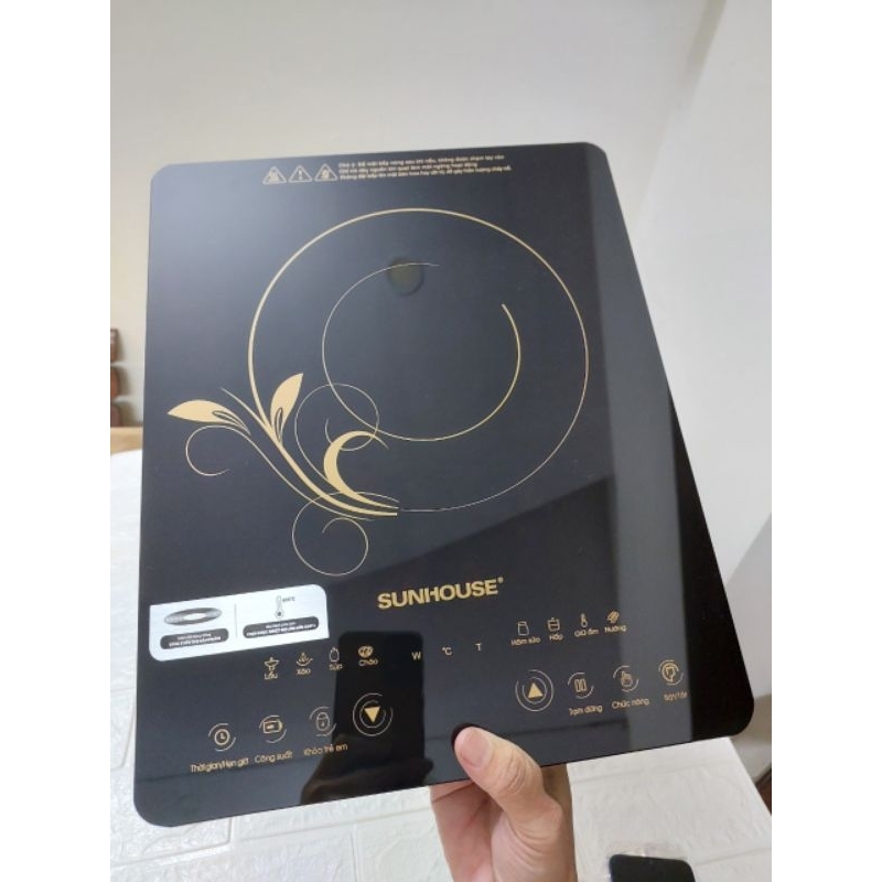 Bếp từ đơn Sunhouse shd8601- tặng nồi lẩu[ Hàng trưng bày mới đẹp chỉ vỏ hộp cũ