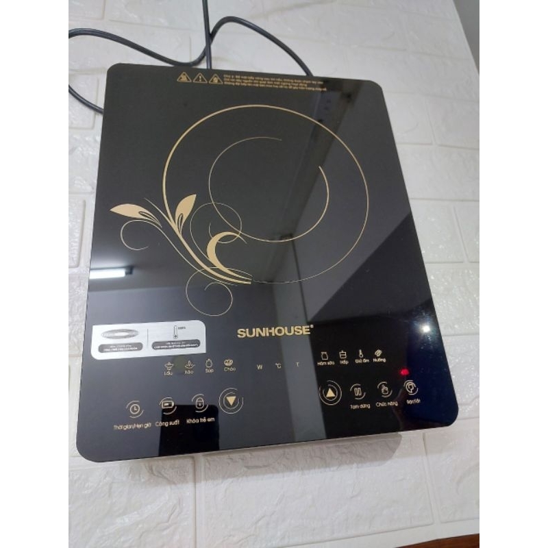 Bếp từ đơn Sunhouse shd8601- tặng nồi lẩu[ Hàng trưng bày mới đẹp chỉ vỏ hộp cũ