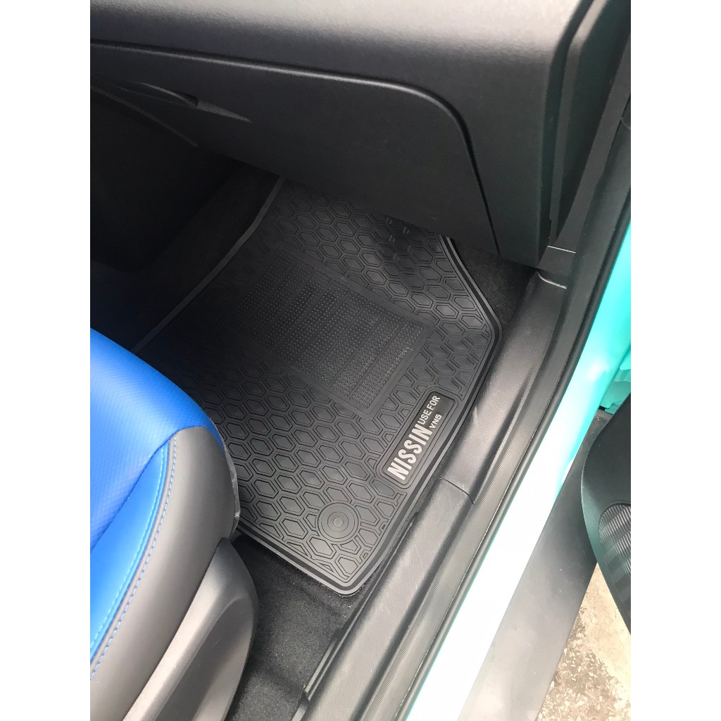 Thảm sàn cao su xe Vinfast VF5 2022 2023 2024 màu đen, cao su đúc ko mùi, giữ cho sàn xe luôn sạch sẽ