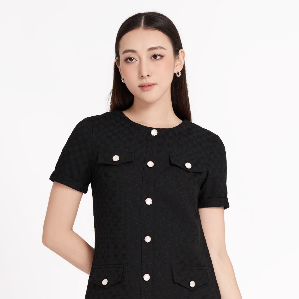 Đầm mini suông xốp dệt nút kiểu Maybi
