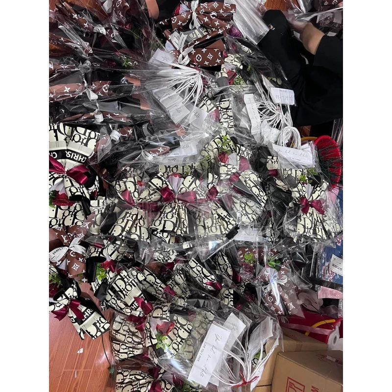 Hoa hồng dio 1 bông kèm túi