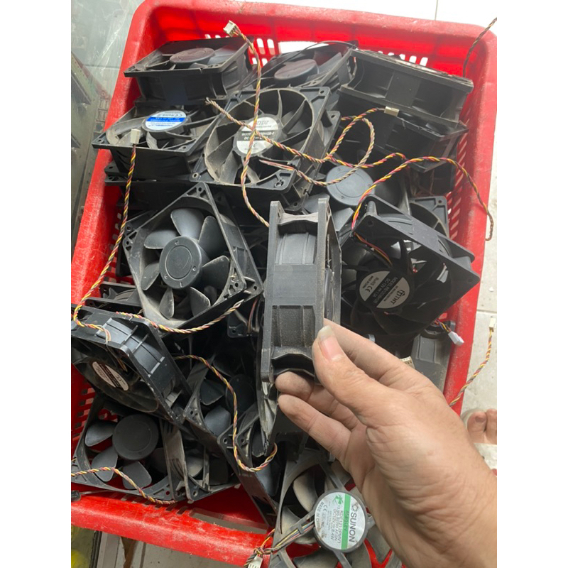 Quạt 12v kích thức 12 x 12cm