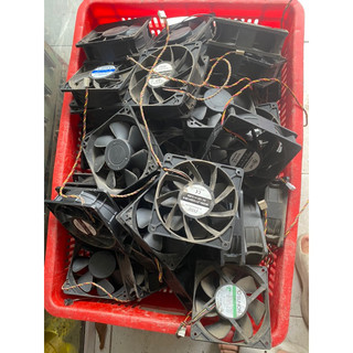 Quạt 12v kích thức 12 x 12cm