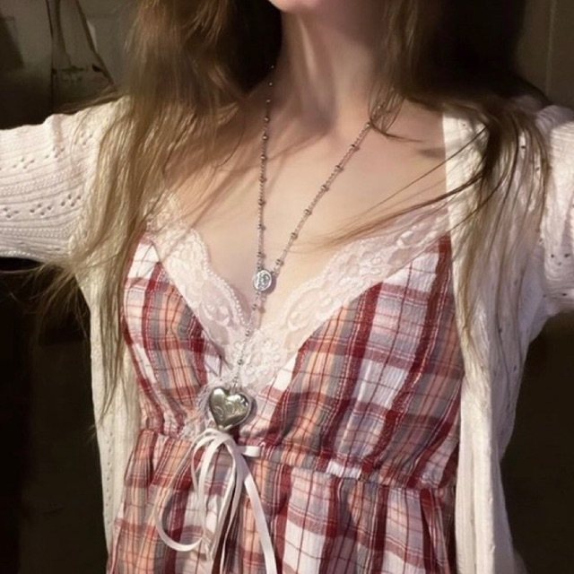 Áo croptop, Chân váy, cami Y2K, Coquette... 2hand