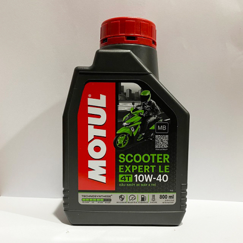 Nhớt xe tay ga Motul Scooter Expert LE 4T 10W40 và láp Motul