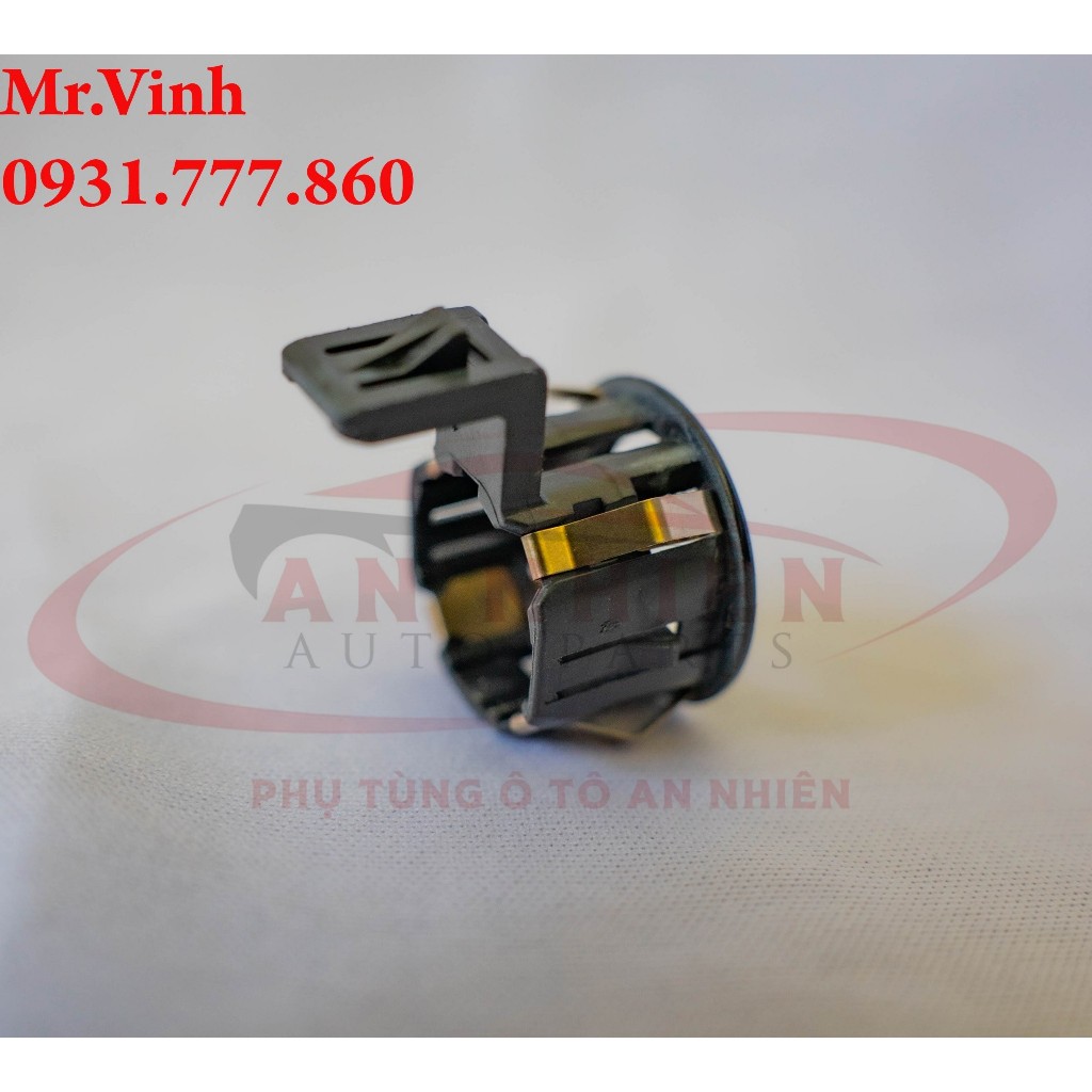 Giá Bắt Cảm Biến Báo Lùi TOYOTA INNOVA, FORTUNER, HILUX, VIOS, CAMRY ALITS 2017 - 2020 Chính Hãng (8934833060C2)