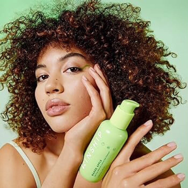 Sữa rửa mặt ngừa mụn và làm sạch lỗ chân lông Kinship Naked Apple Niacinamide Deep Pore Gel Cleanser