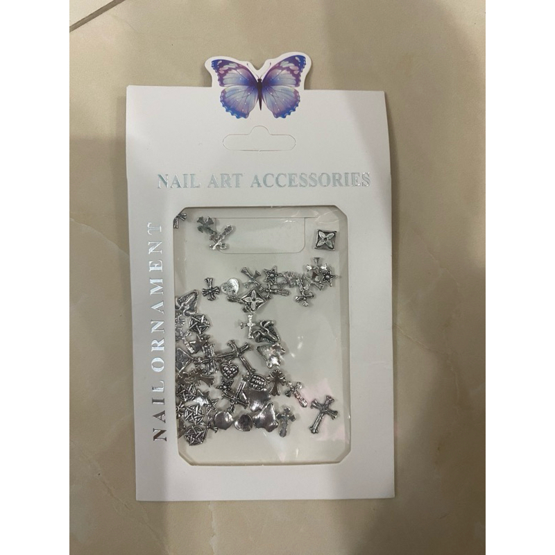 Set charm thánh giá nail ạ