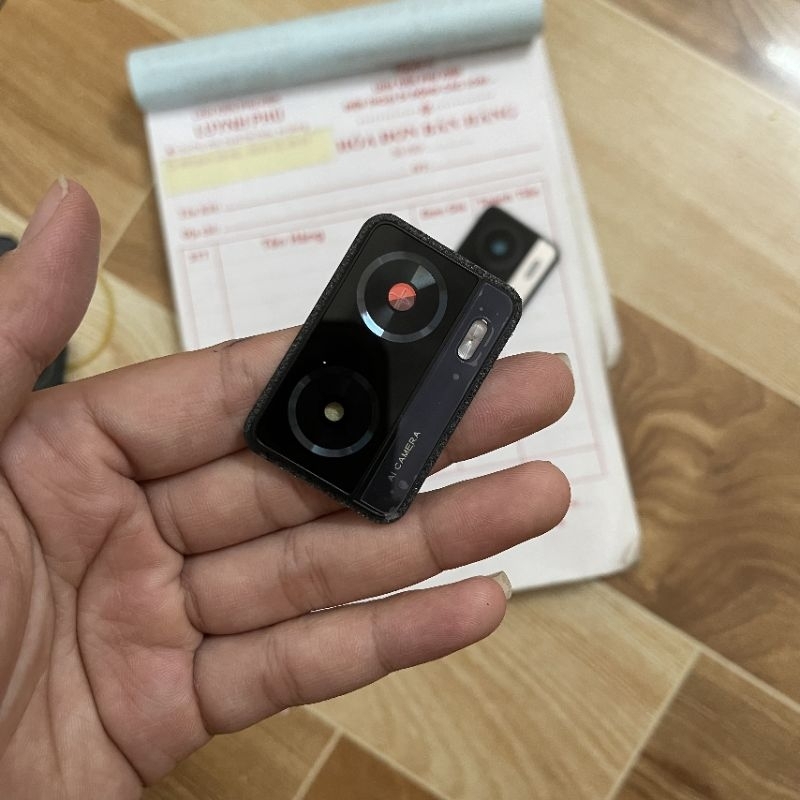 Kính camera Oppo A57 A77S chuẩn đẹp