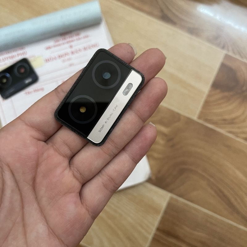 Kính camera Oppo A57 A77S chuẩn đẹp