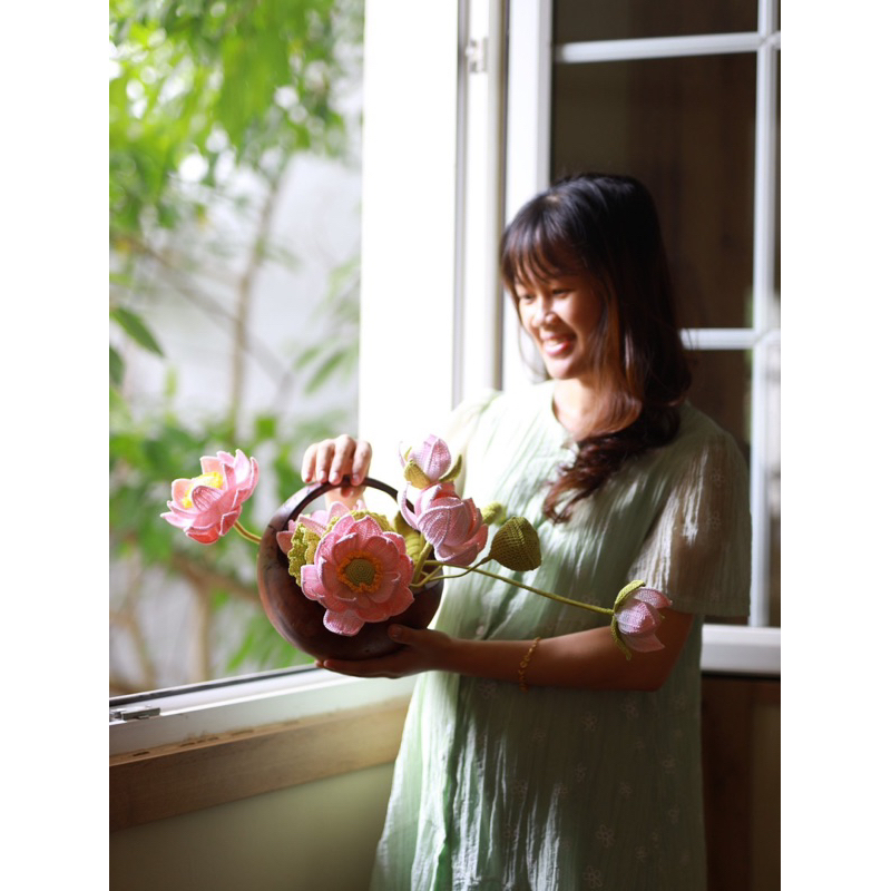 Sen làm bằng len thủ công