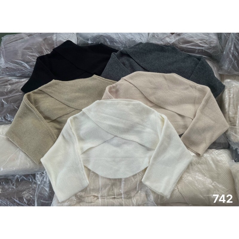 Áo len nữ chéo ngực dệt kim tay dài