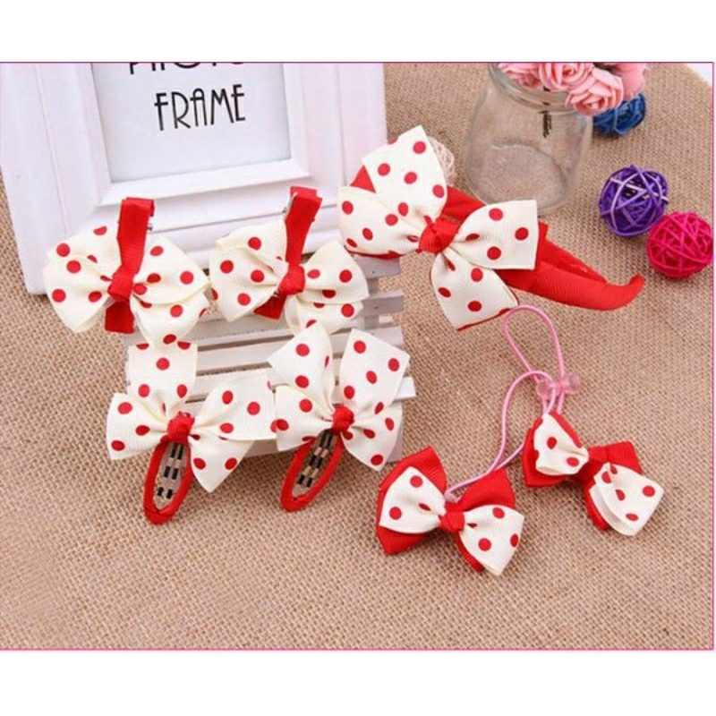 nơ buộc tóc cho bé gái