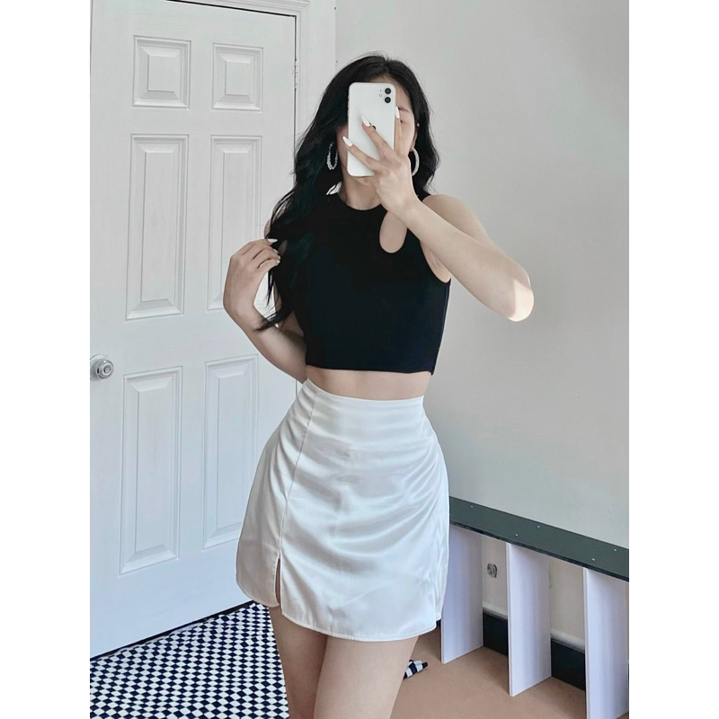 Áo croptop khoét vai