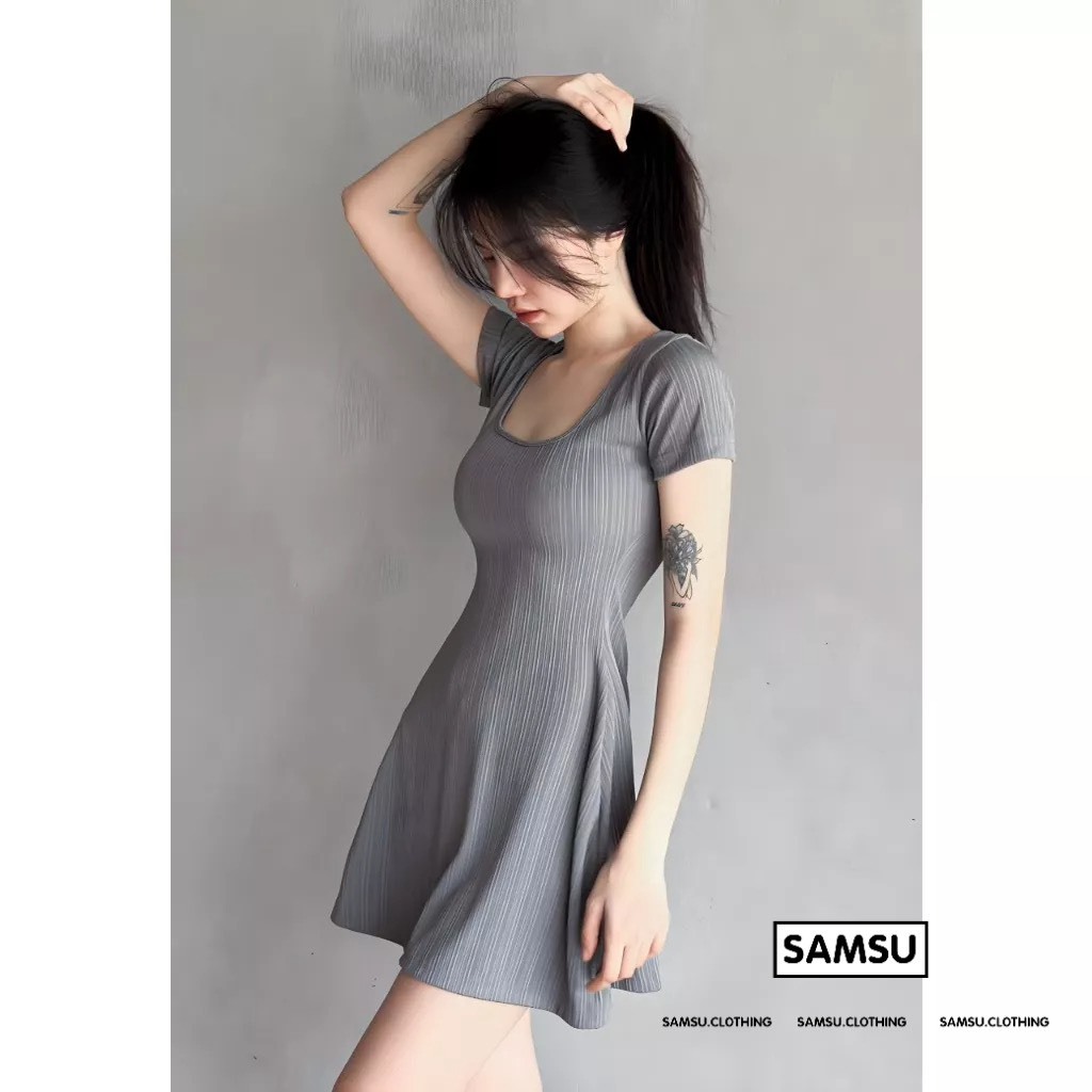 Váy body nữ dáng ngắn , hơi xòe xinh xắn B114
