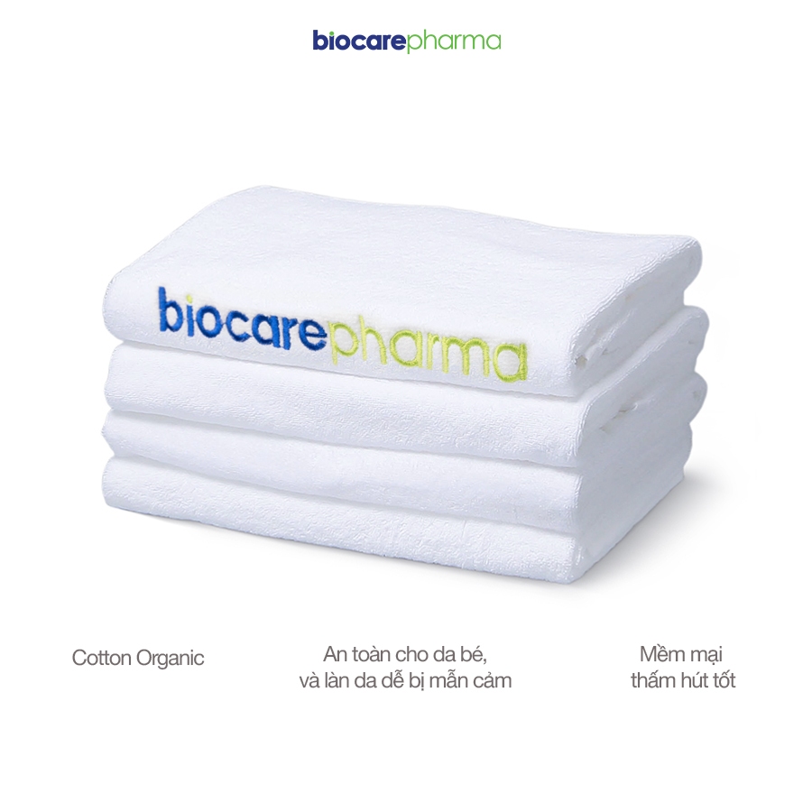 Khăn tắm lau người Biocarepharma chất liệu cotton cao cấp size 45 x 80 CM hút ẩm tốt, an toàn cho mọi loại da.