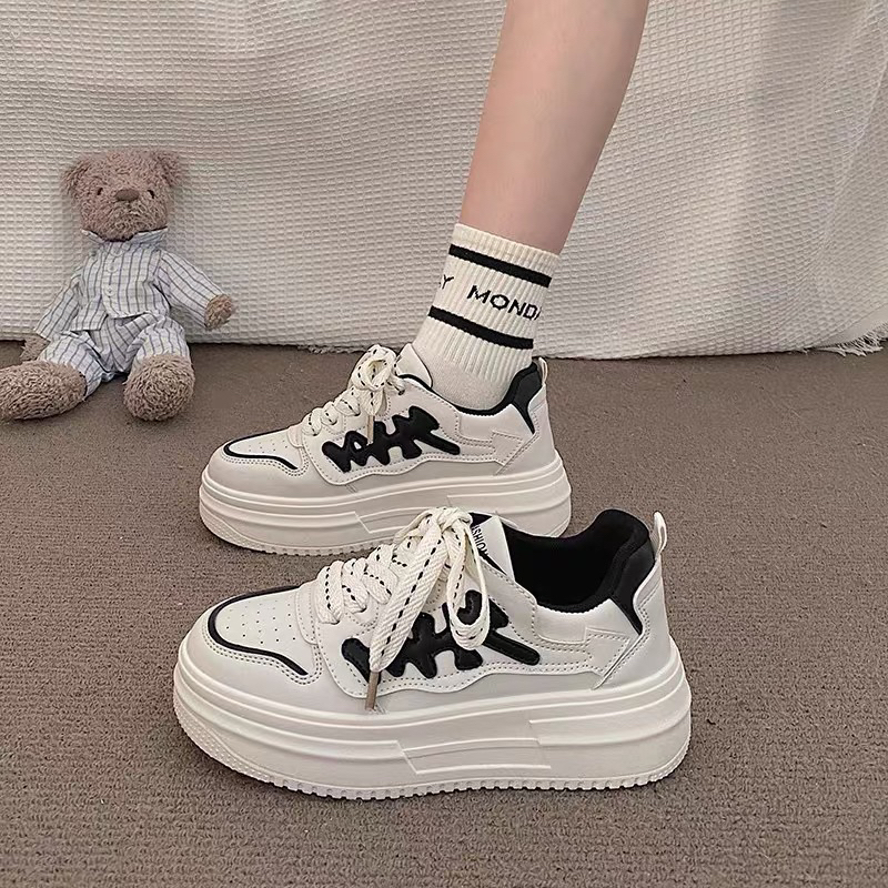 Giày thể tha nữ tia sét dáng mới 2023