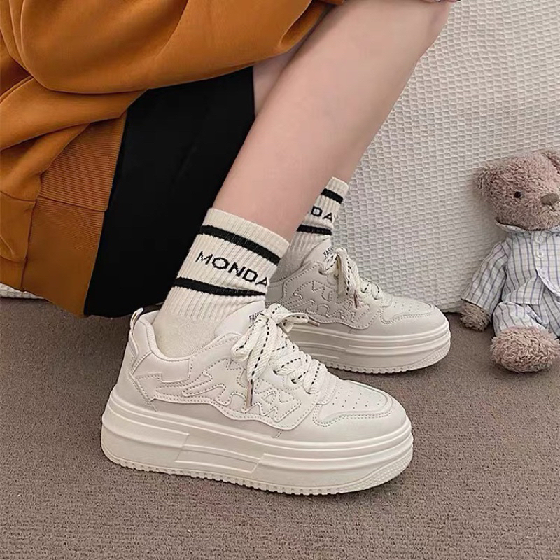 Giày thể tha nữ tia sét dáng mới 2023