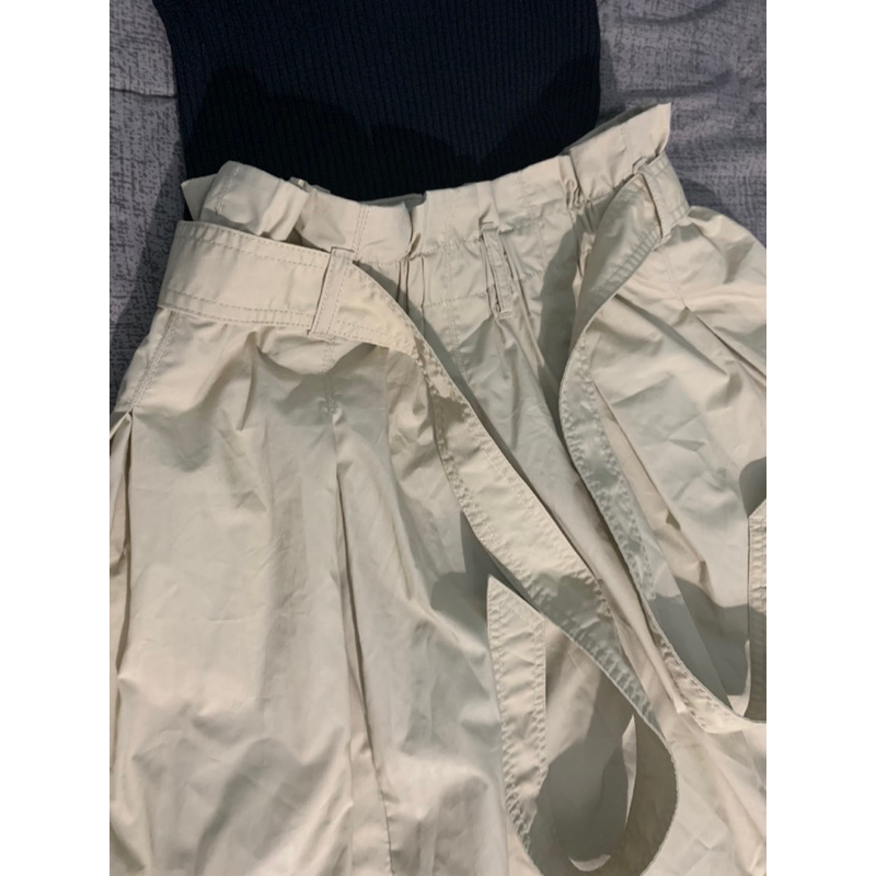 Chân váy uni qlo new 90%