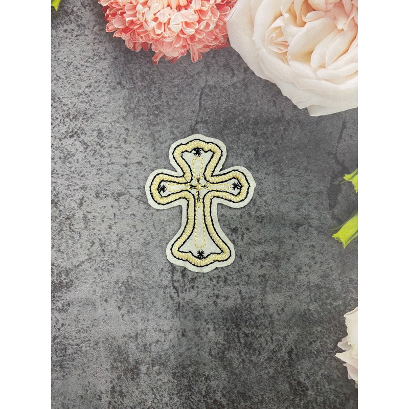 Sticker logo thêu thánh giá ủi nhiệt